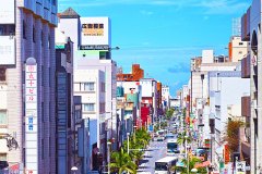 Okinawa-Naha-Calle-Kokusai-dori-1200px