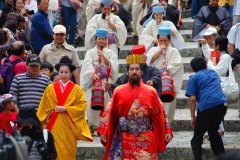 Okinawa-Naha-Ryukyu-Dynasty-festival-Shuri-1200px